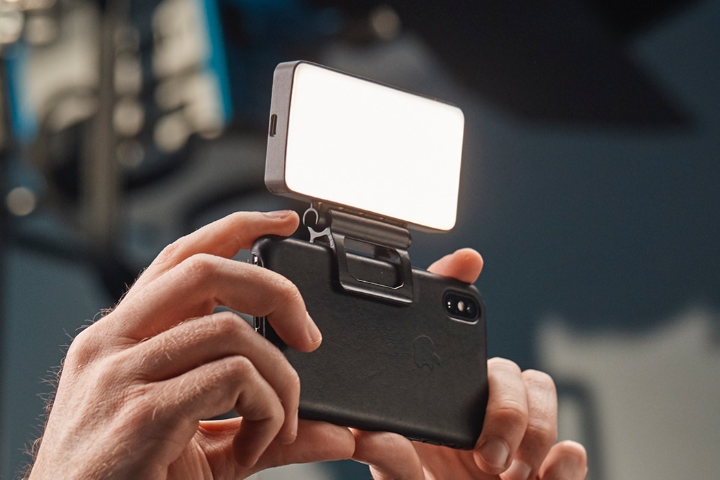 Ja echtgenoot Veronderstelling This mobile soft-light gives a professional upgrade to your smartphone  photos and videos - Yanko Design