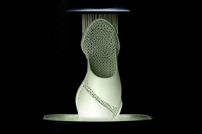 This entire shoe can be made in a single 3D print cycle