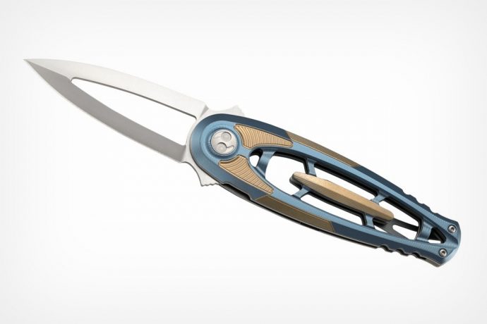 A portable pocket-knife with an aesthetic that’s fit for Aquaman!