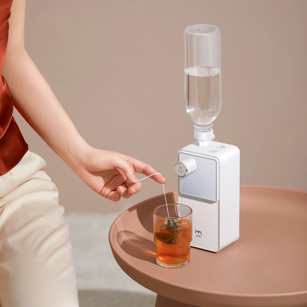 Xiaomi’s portable water dispenser can instantly heat up your water for