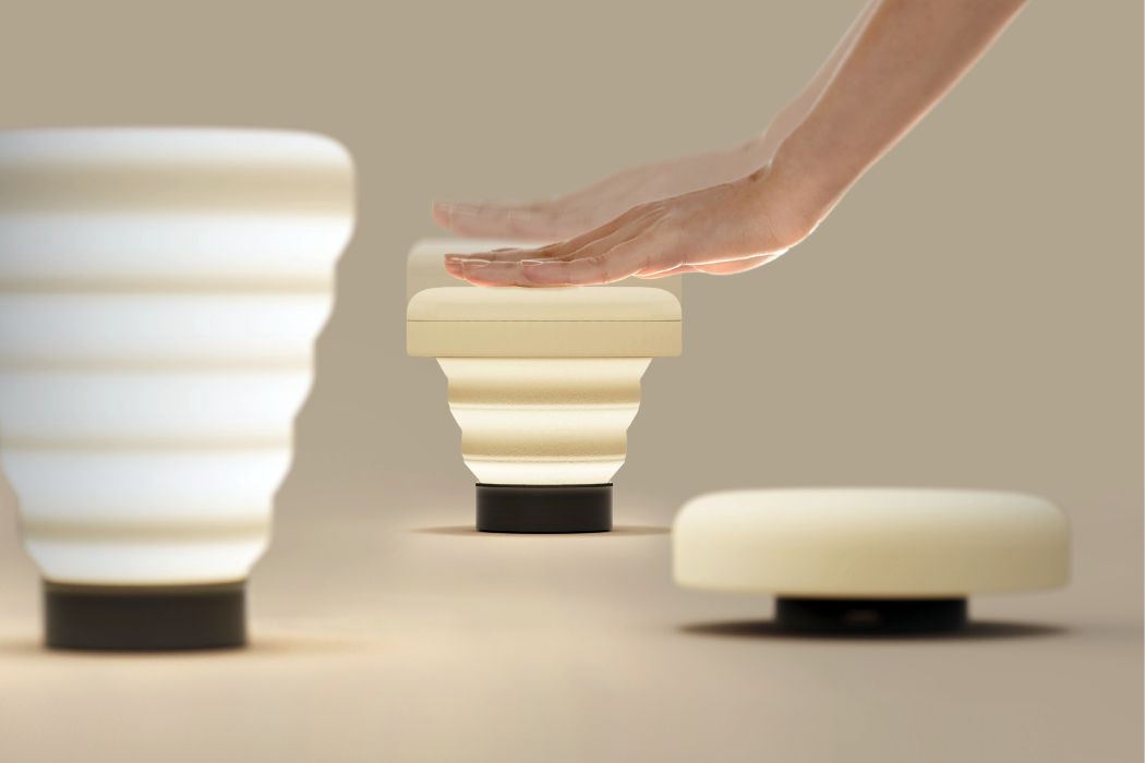 This lamp’s collapsible design also controls its brightness