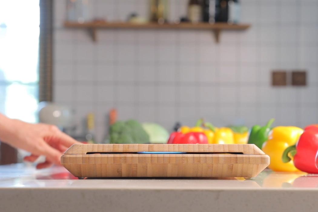 This smart sustainable kitchen cutting board has 10 features including a  99.99% germ-killing UVC light! - Yanko Design