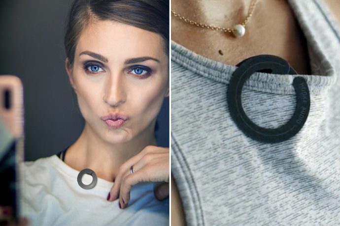 This sleek wearable microphone with real-time audio backup is the need of the hour!