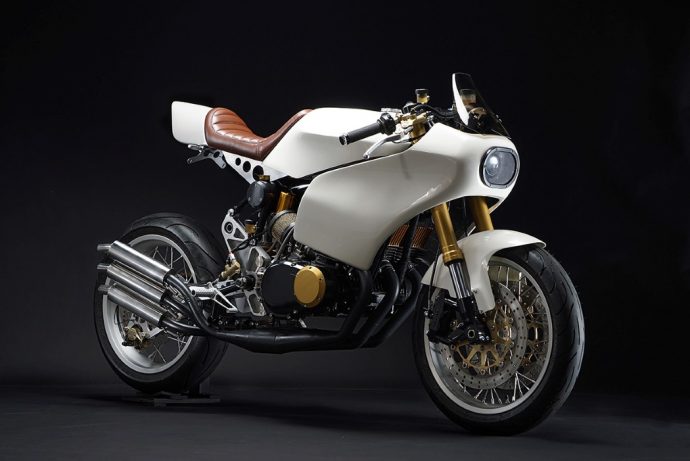 I can’t decide if this custom Suzuki GT380 is retro or modern-looking, but I love it!