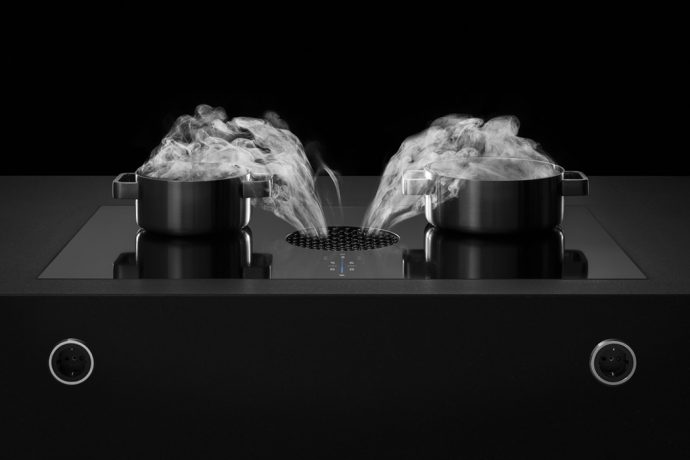 The bottom ventilation + filters of this ultra-thin stovetop keeps your home odor-free!