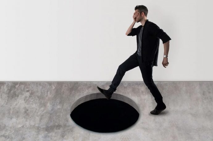Optical Illusion floor-rug makes it looks like you have a gaping hole in the ground!