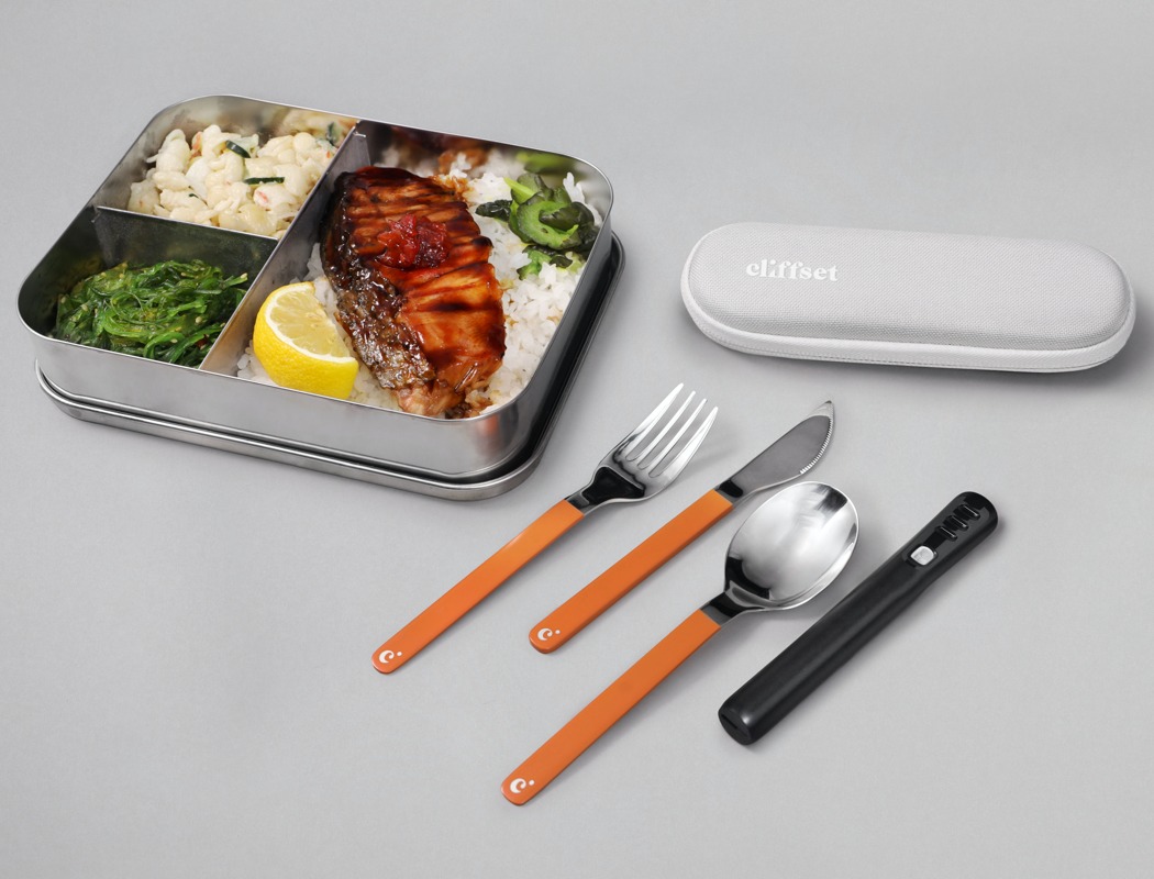 https://www.yankodesign.com/images/design_news/2020/11/the-worlds-first-travel-cutlery-set-that-comes-with-its-own-portable-spray-based-dishwasher/Cliffset_cutlery_set_with_its_own_dishwasher_04.jpg