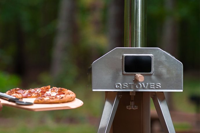 Wood-fired portable outdoor oven with a rotating base + stove is every pizza lover’s dream!