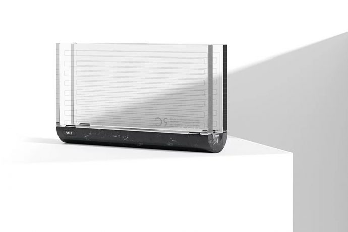 The detachable transparent walls of this toaster make for a unique toasting experience!