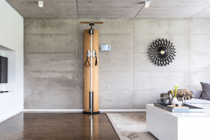 This home workout machine merges the ease of minimal design and the functionality of classic gym gear!