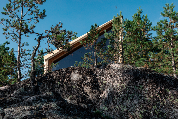 Prefabricated as a gym or an office, this lightweight modular cabin is the answer to 2020’s travel blues!