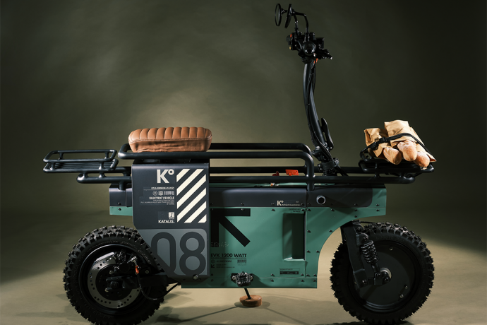 A piece of chili, a keyboard’s spacebar, and a Zoomer inspired this retro-futuristic electric scooter design!