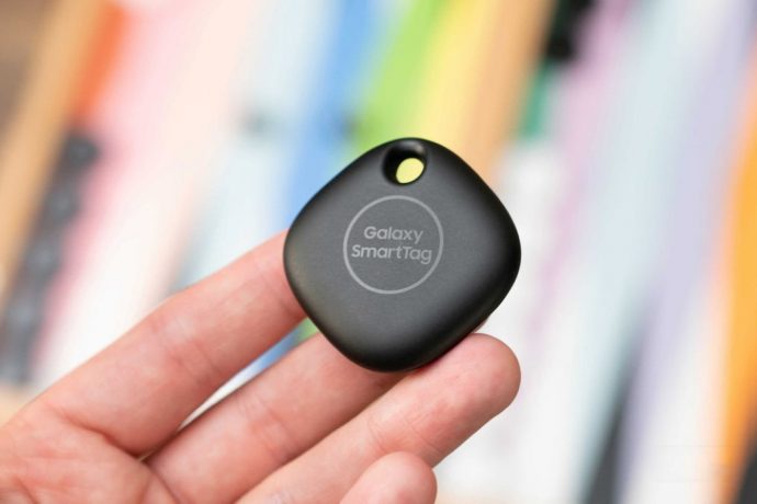 Samsung just debuted the Galaxy SmartTag, a portable Bluetooth tracker for your keys or wallet
