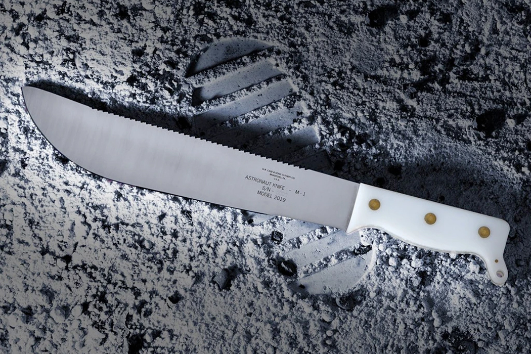 https://www.yankodesign.com/images/design_news/2021/02/auto-draft/06_caseastronautknifem1_caseknives_spaceknife.jpg