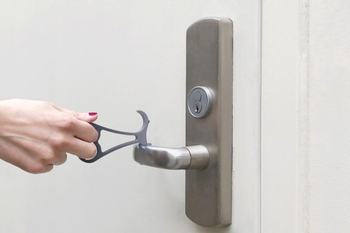 Multipurpose EDC lets you pull door handles, push buttons, and carry bags without touching anything