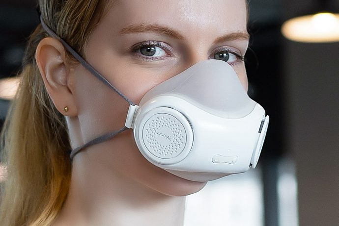 With twin turbines and an internal UV-C lamp, this sleek N95 mask gives you a clean, purified breeze