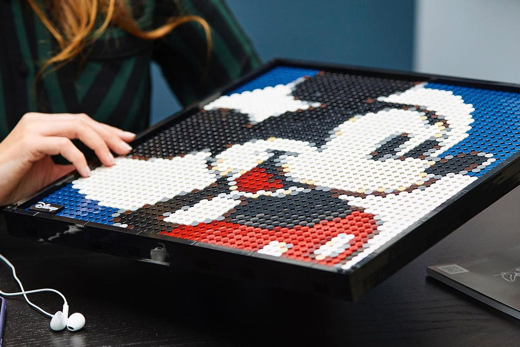 Lego's Modern Art set lets you unleash your creativity and create your own  abstract masterpiece - Yanko Design