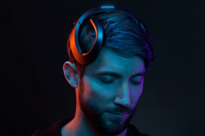 This wearable brain computer is designed to help you focus, increasing your productive workdays!