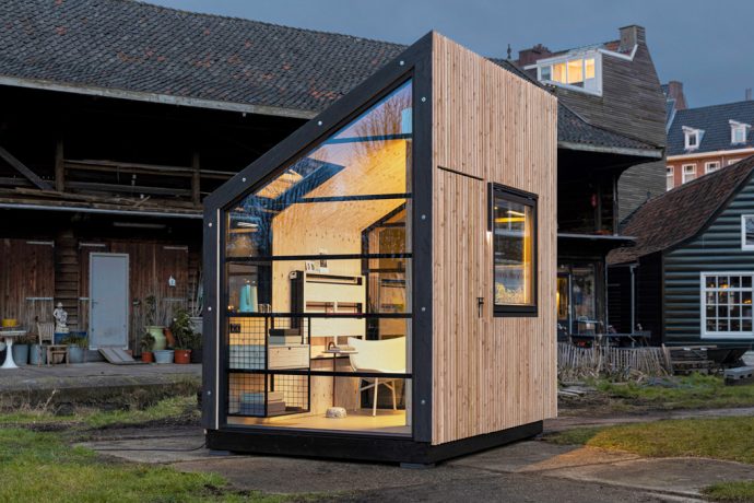 This prefabricated cabin with customization for remote working is a must have home office to survive 2021!