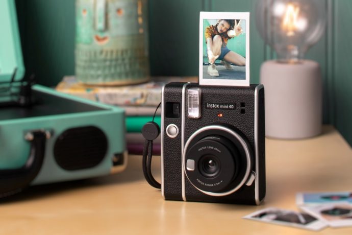 Fujifilm’s Instax Mini 40 is a delightfully retro-looking instant camera!
