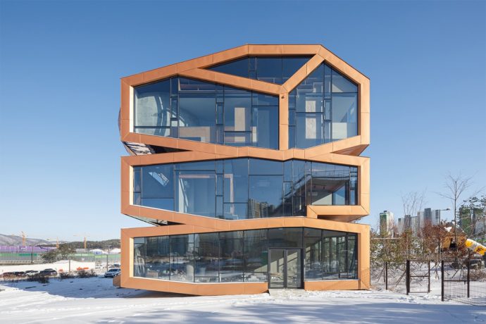 This Mars-inspired multipurpose building defies conventional architecture to ignite our imagination!