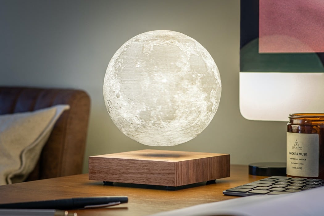 pastel dækning Shipley The Moon Lamp that went viral on TikTok now comes with a magnetic  levitating design! - Yanko Design