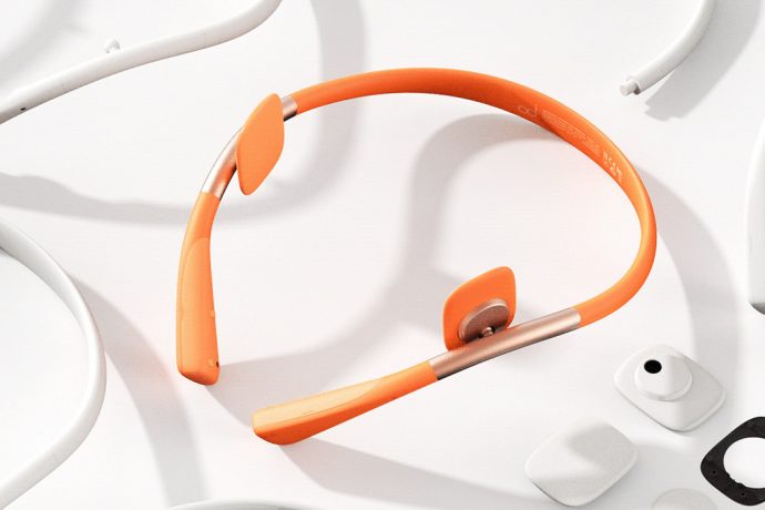 These bone-conduction headphones for the hearing impaired lets them hear music fashionably!