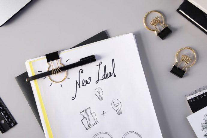 Lightbulb-shaped binder clip also holds your pen for jotting down your next million dollar idea!