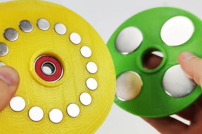 Did you know you could make complex rotating gears with just magnets?! Watch to see how they work!