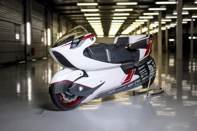 World’s fastest electric motorcycle has a MASSIVE hole running right through its center… for better aerodynamics