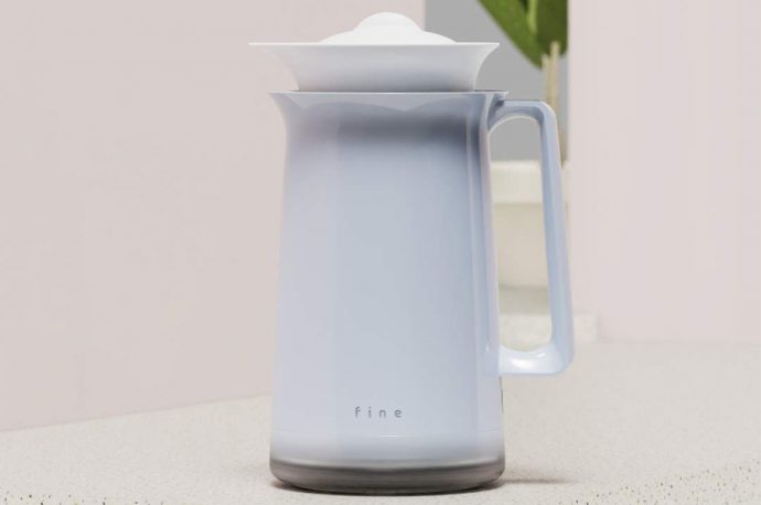 This electric coffee pot comes with a removable inside to resolve your kettle deep-cleaning struggles
