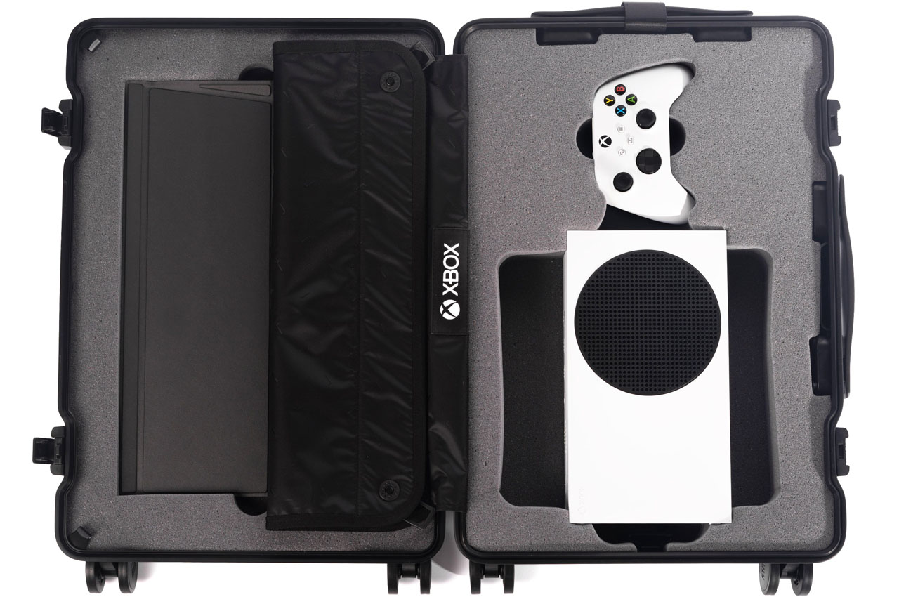 This Xbox Suitcase Comes With Xbox Series S And A Monitor To Play Games  Anywhere - GameSpot