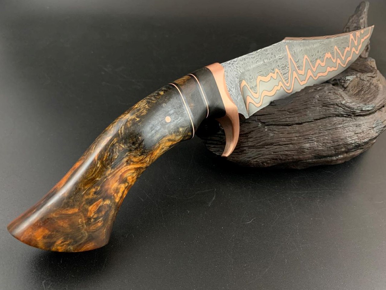 Watch how this breathtaking Copper Damascus knife is forged from start to  finish - Yanko Design