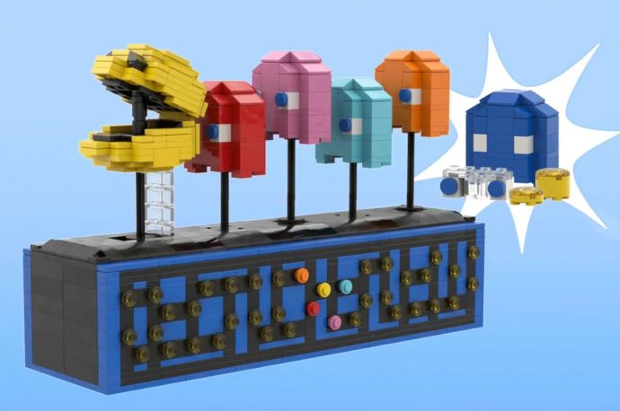 This LEGO PACMAN kinetic sculpture actually opens and closes its mouth when you crank the lever!