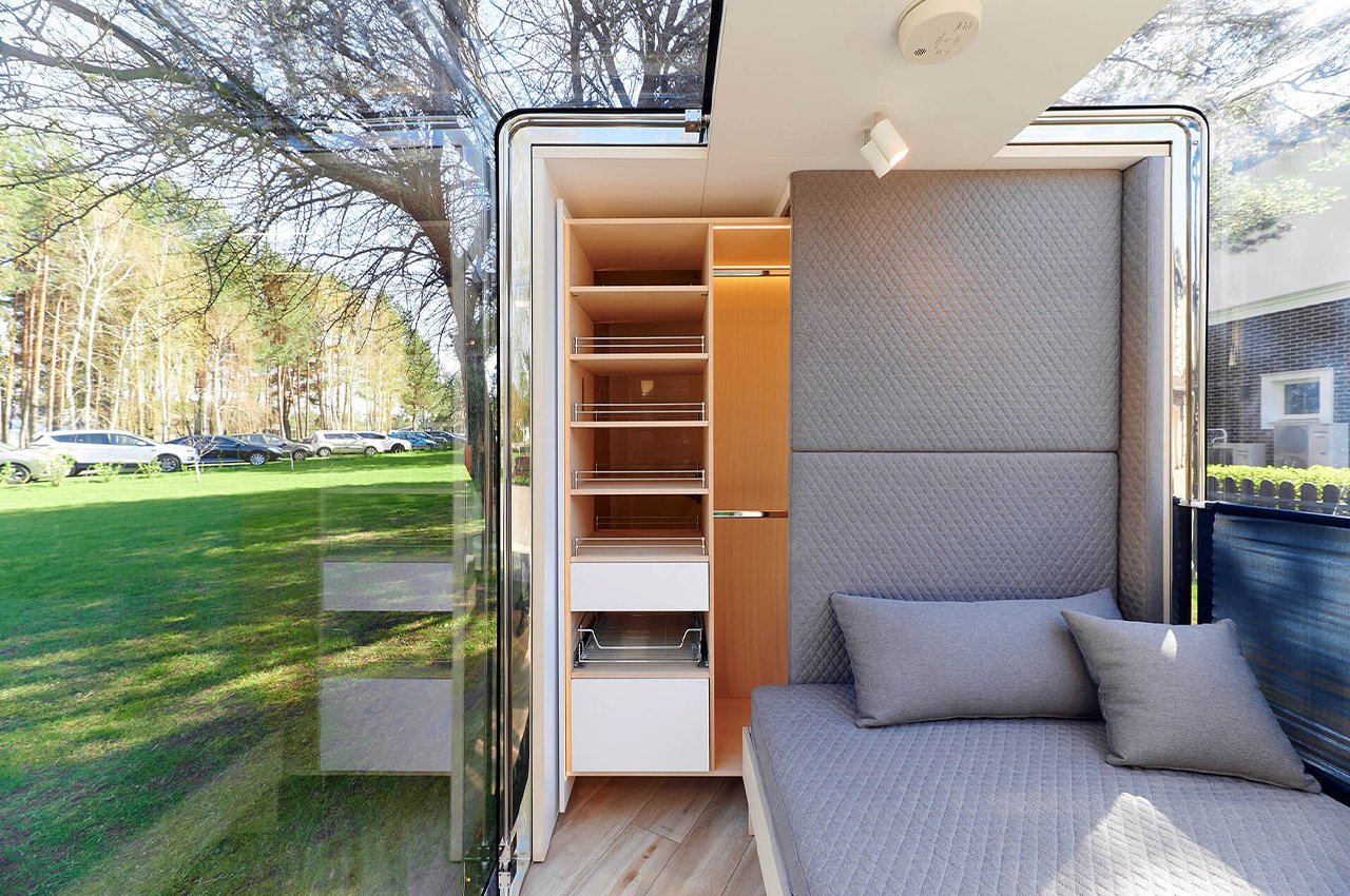 https://www.yankodesign.com/images/design_news/2021/08/this-zero-emissions-tiny-house-makes-your-ultimate-micro-living-dreams-come-true-for-50000/zero-emissions_mobile_tiny_house-5.jpg