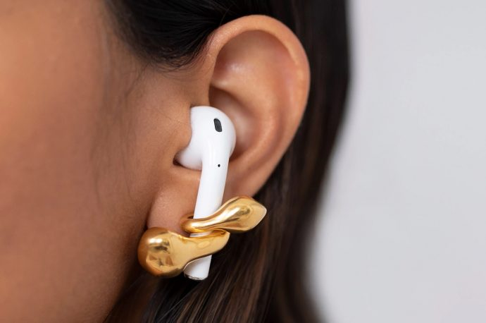 AirPods Accessories that Apple lovers need to get their hands on in 2021!