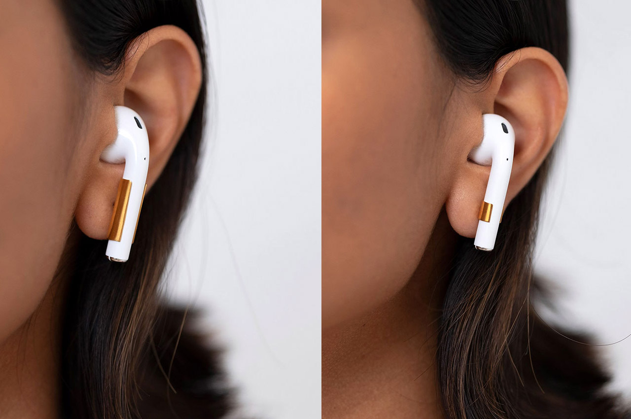 Поместите оба airpods в уши