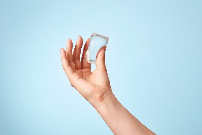 This biodegradable material made from seaweed is used to make ‘disappearing’ plastic-free packaging!