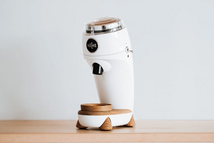 This coffee-grinder’s retro-inspired form harks back to the golden age of Italian automotive design