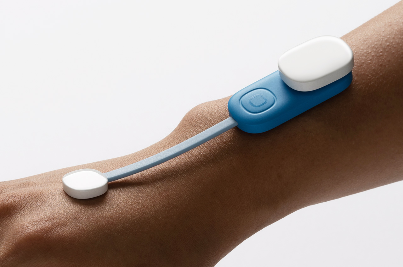 This wearable gadget measures skin oxygen levels to detect and