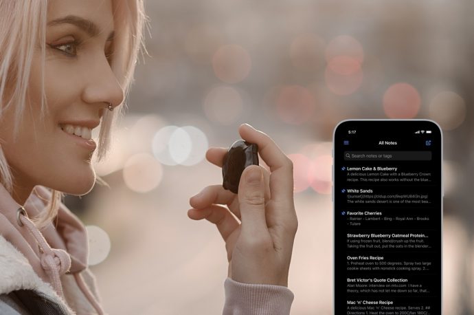 The Scripter is a nifty note-taking virtual assistant that you can wear on your collar