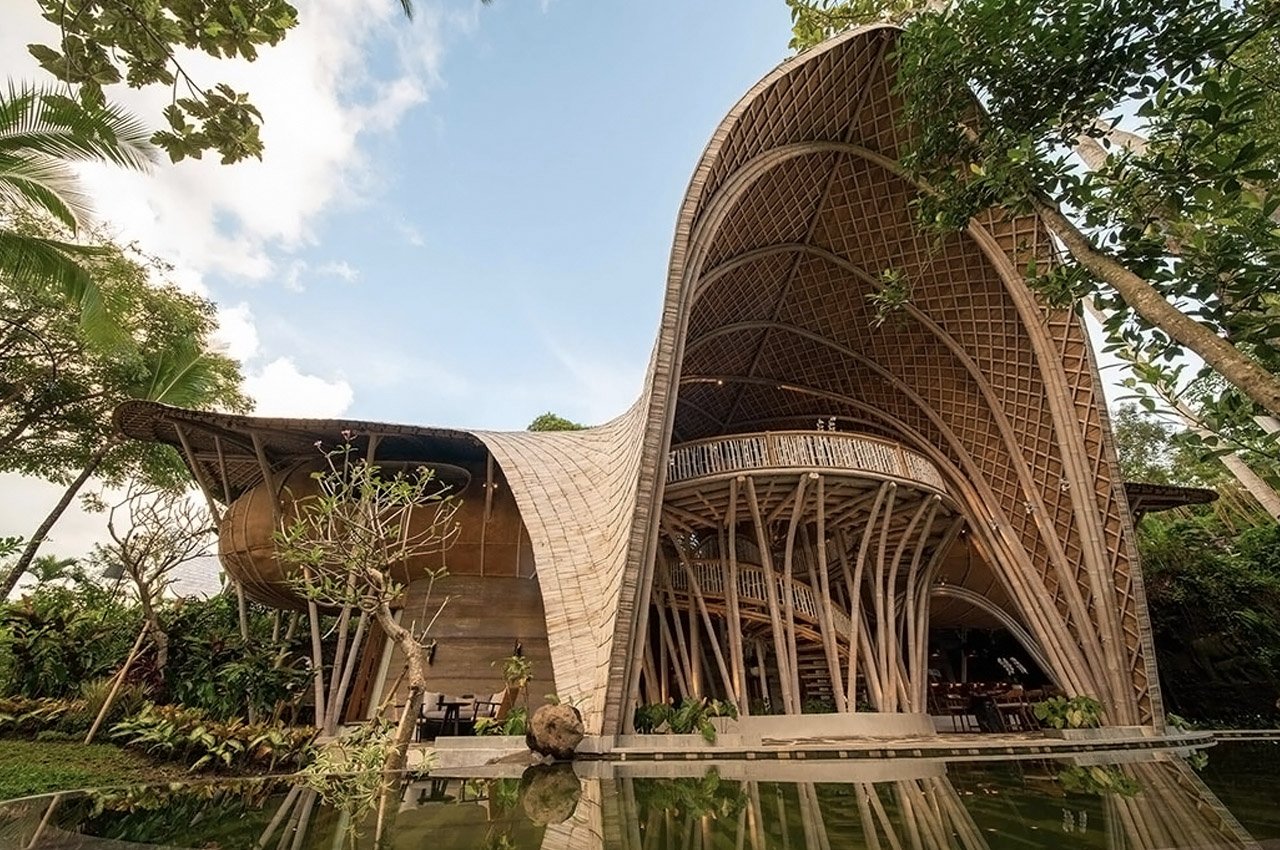 https://www.yankodesign.com/images/design_news/2021/10/bamboo-architecture/bamboo_architecture_sustainable_structures_01.jpg