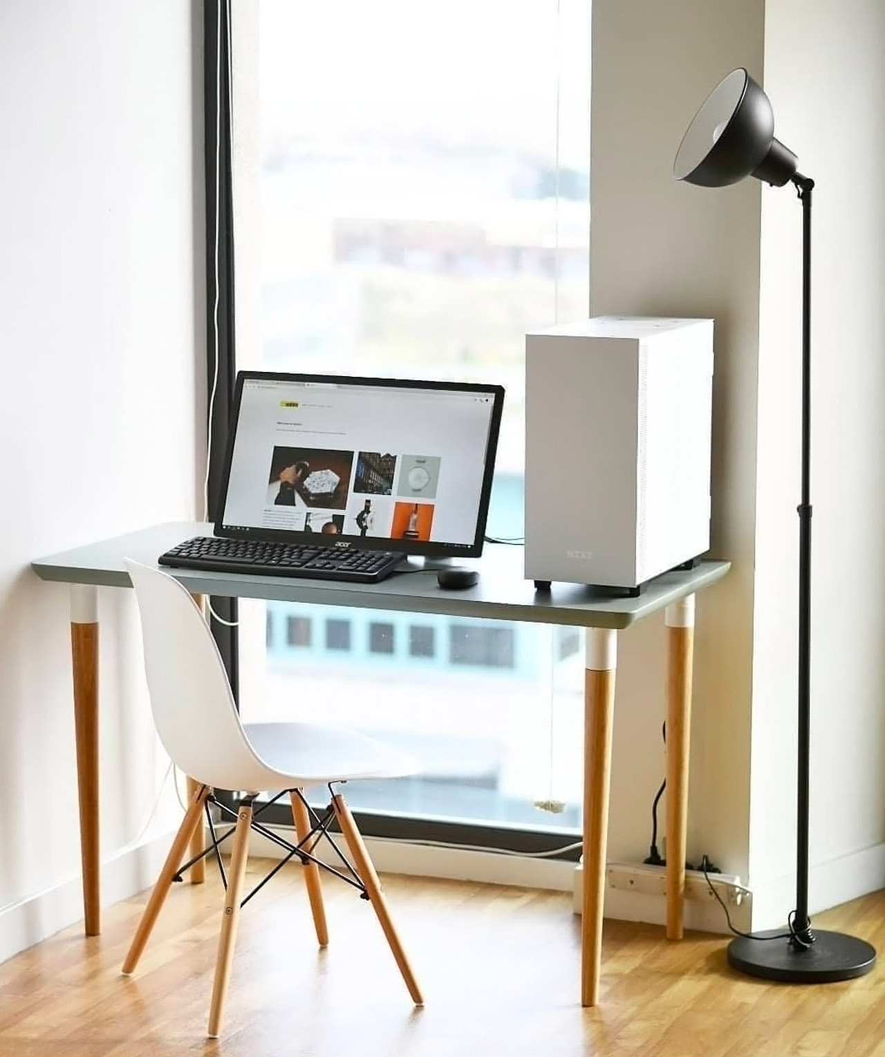 Space Saving Furniture: Small Space Desks, Desks for Small Apartments