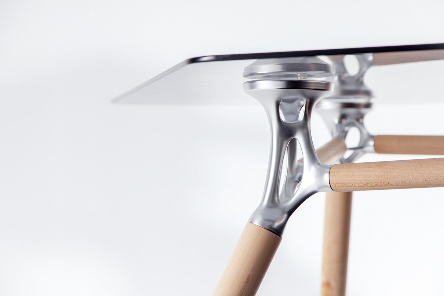 3D-printed metal fixture uses computational generative design to give this desk its strength as well as an iconic character