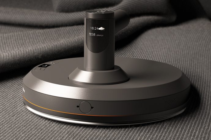 This circular steam iron lets you glide over stubborn wrinkles ergonomically without breaking a sweat
