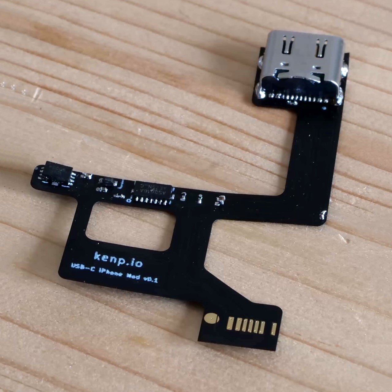 The world's first USB-C iPhone exists… and it wasn't built by Apple - Yanko  Design
