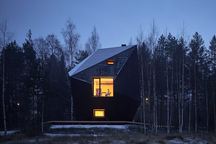 This oddly-shaped Finnish cabin was made with cross-laminated timber to withstand subarctic cold!