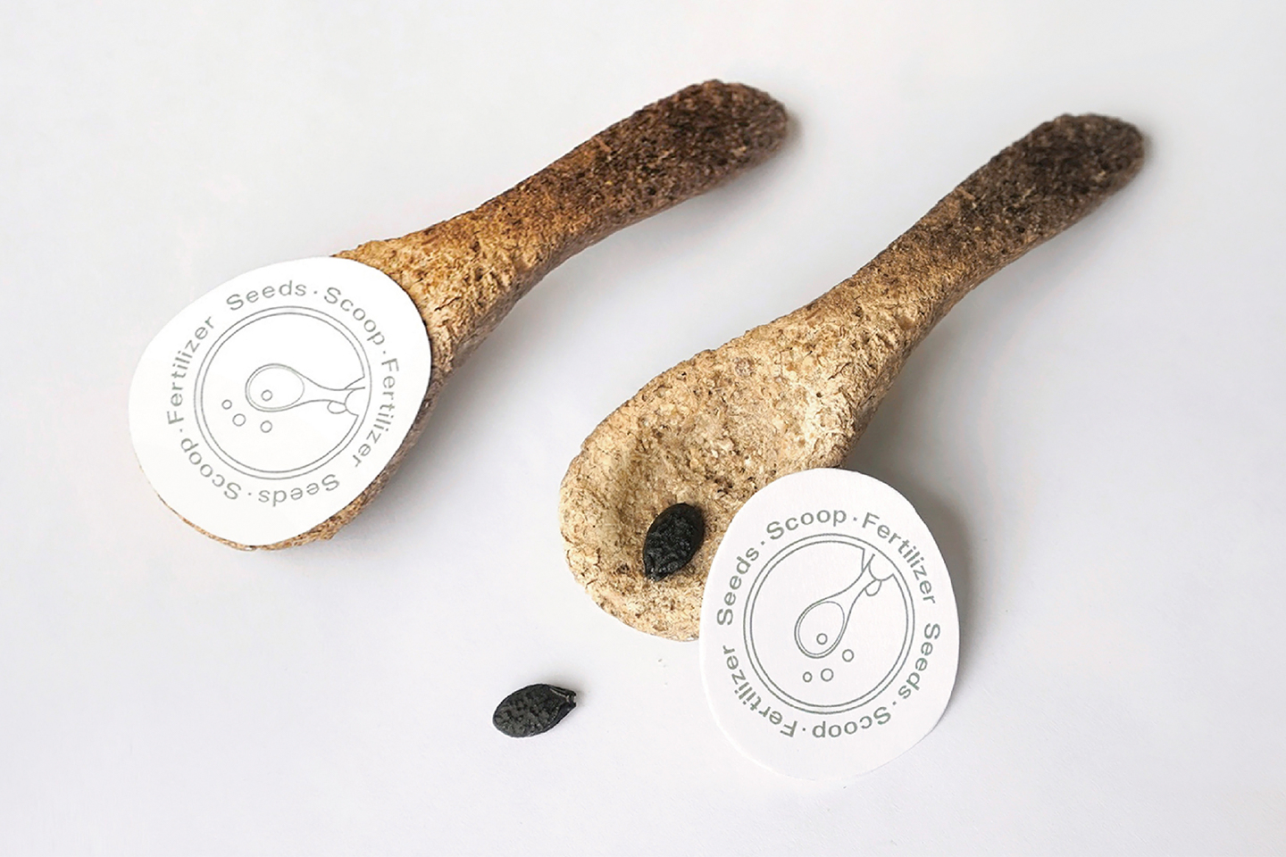 This compostable flower scoop made from peanut shells is an award-winning packaging design!