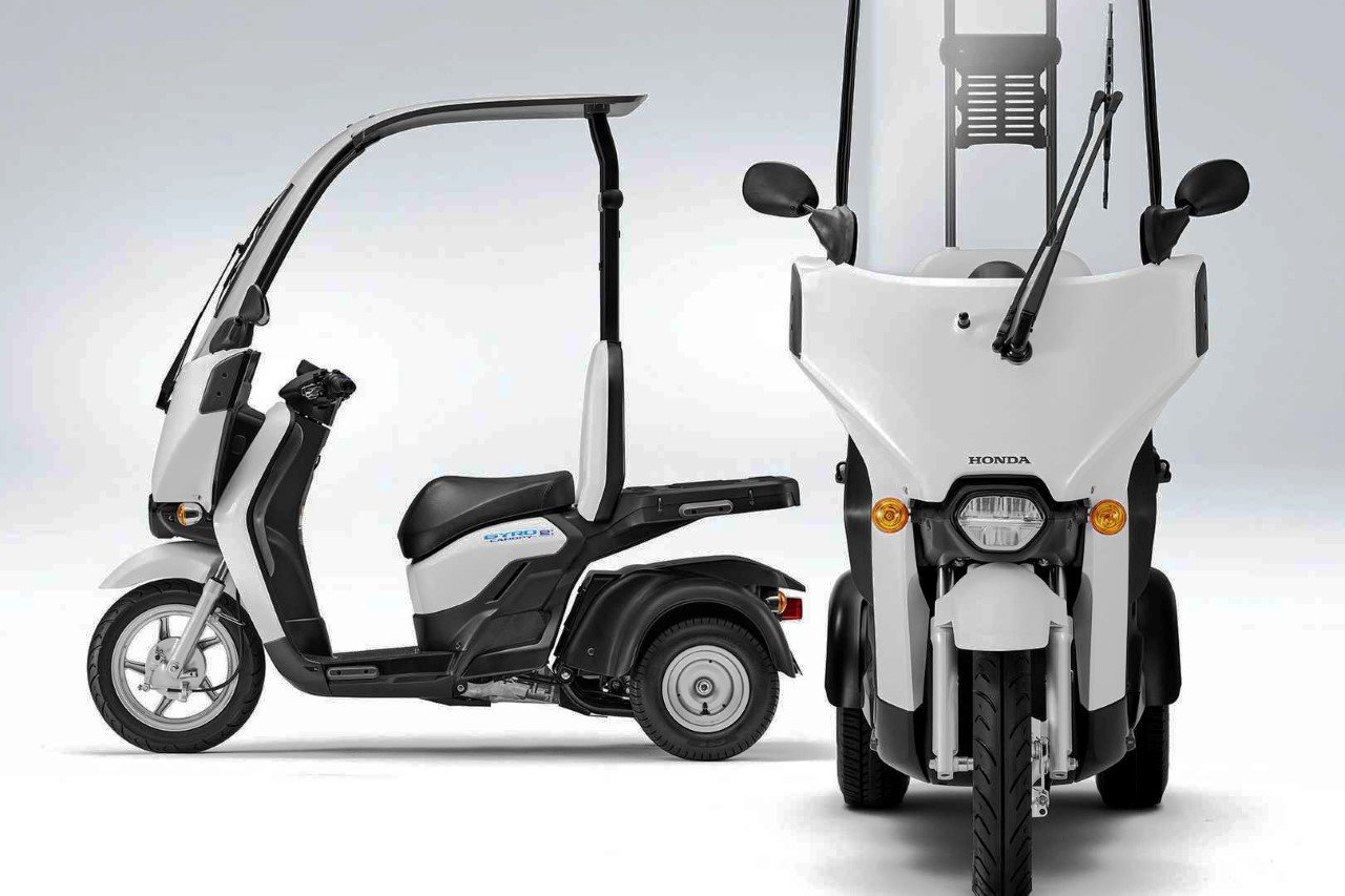 THE AUTO MOTO: A COOL THREE-WHEEL SCOOTER WITH A CANOPY, CAN BE DRIVEN IN  THE RAIN, AND GETS A WHOPPING 83 MPG - ImaginativePRO Blog