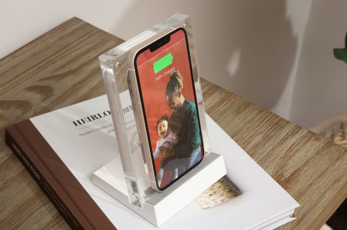 Twelve South’s wireless charging photo frame shows how home decor intersects seamlessly with tech